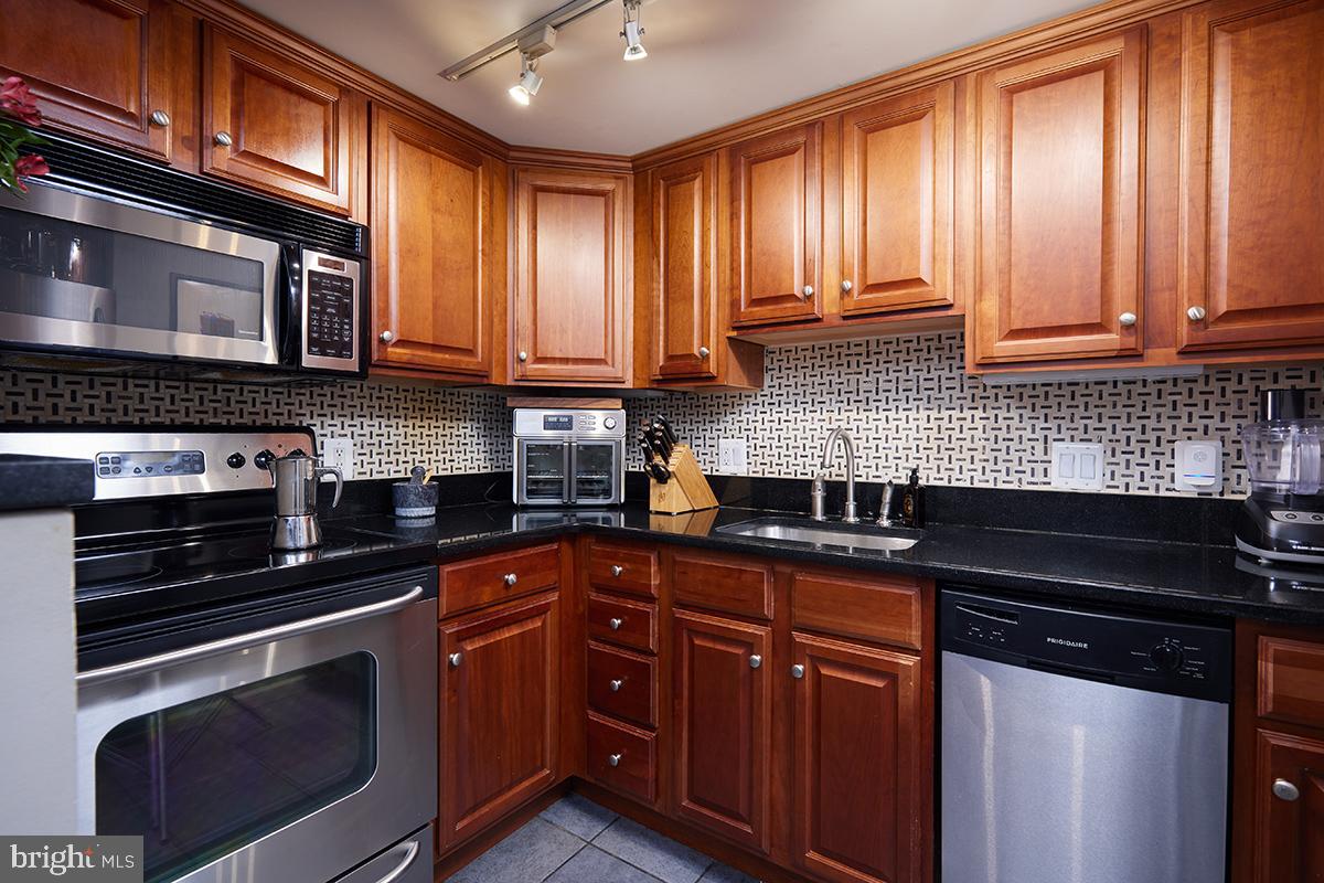 2311 M STREET NW 706