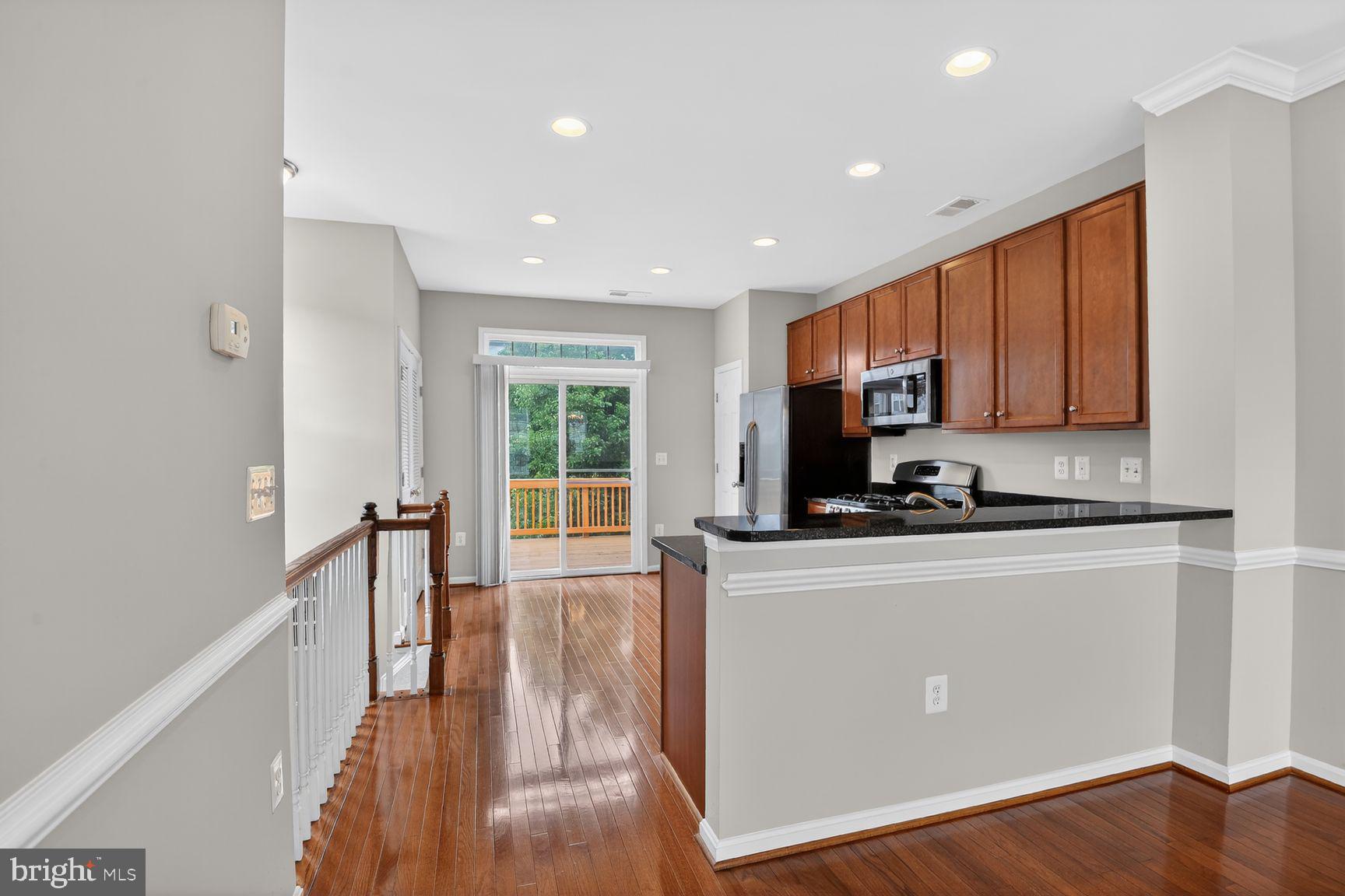 POWELLS RUN VILLAGE COND - Residential