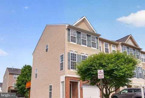 Photo of 15700 John Diskin Circle, WOODBRIDGE, VA 22191 (MLS # VAPW2118846)