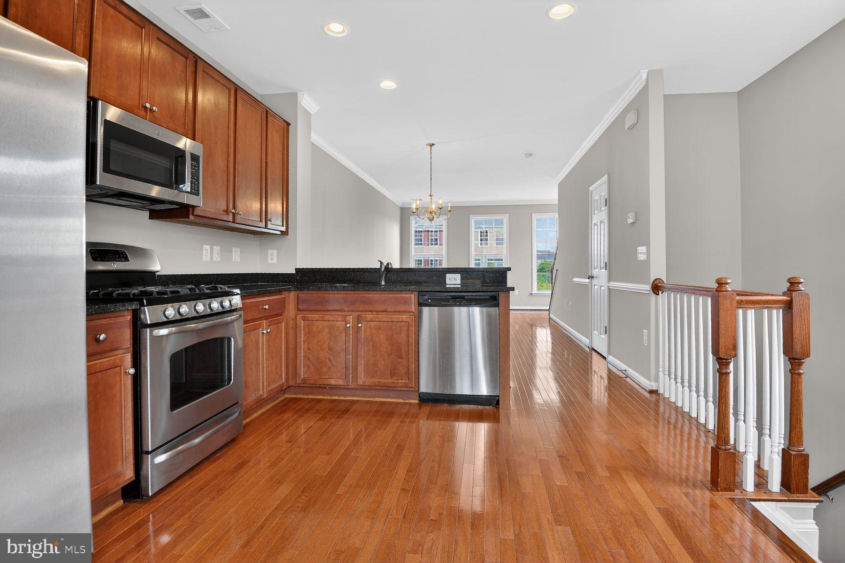 POWELLS RUN VILLAGE COND - Residential