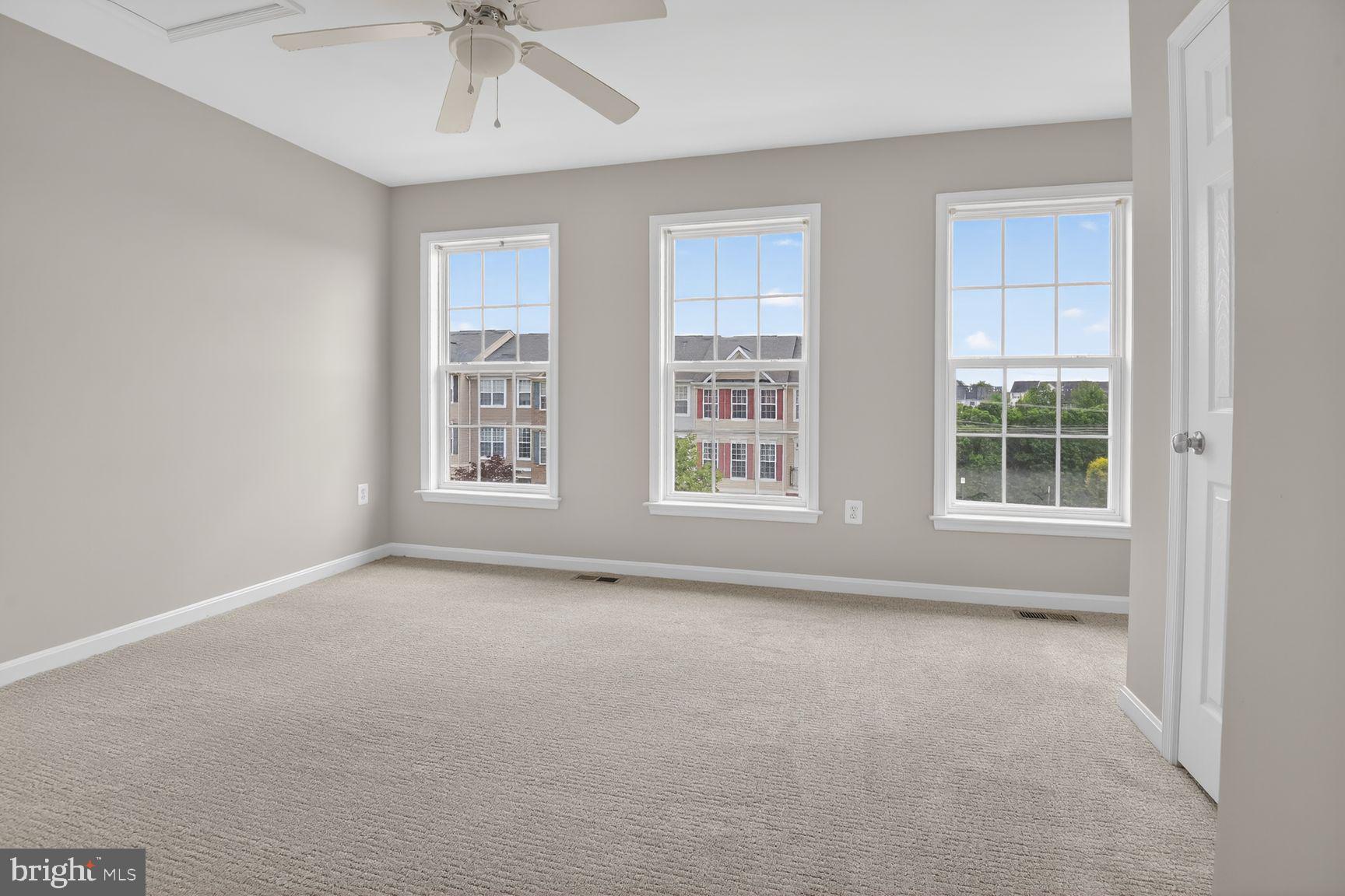POWELLS RUN VILLAGE COND - Residential
