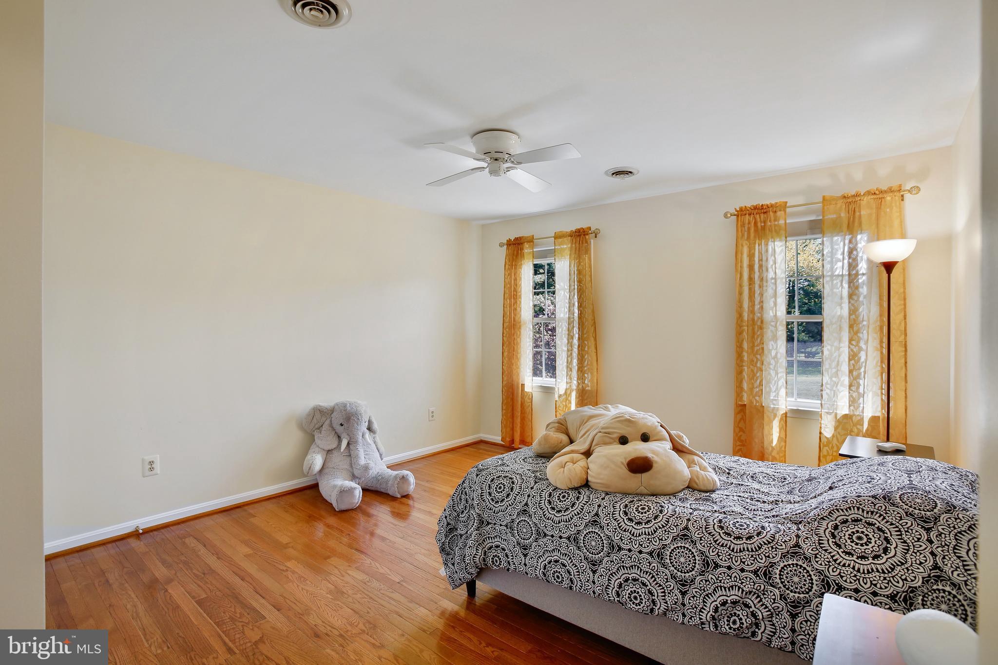 20901 LOCHAVEN COURT