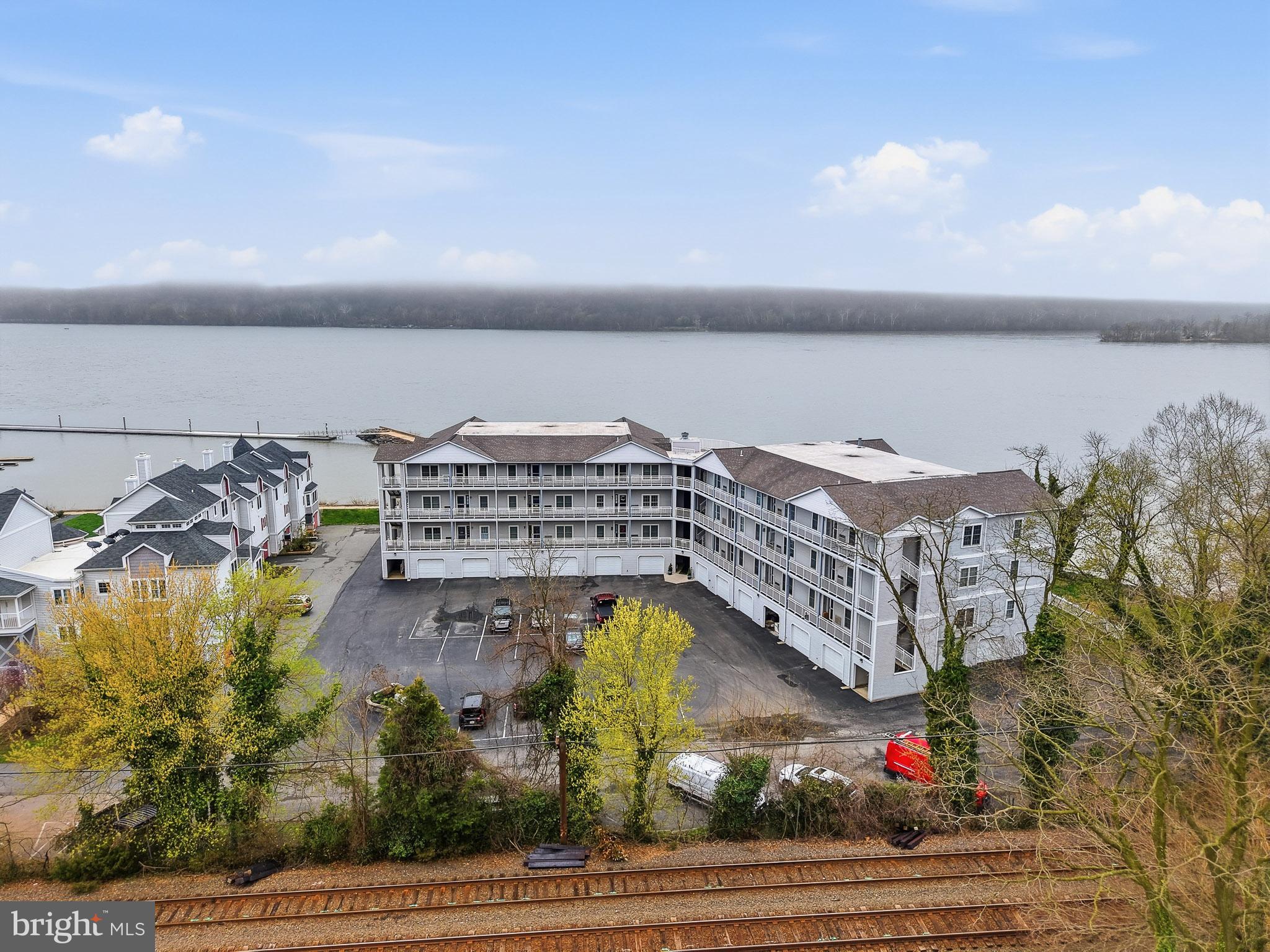 TOMES LANDING - Residential