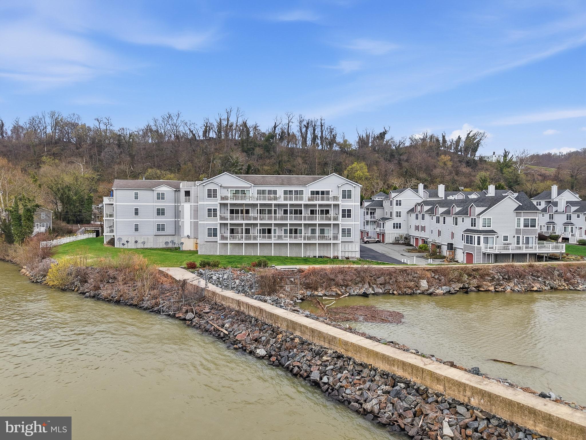 TOMES LANDING - Residential