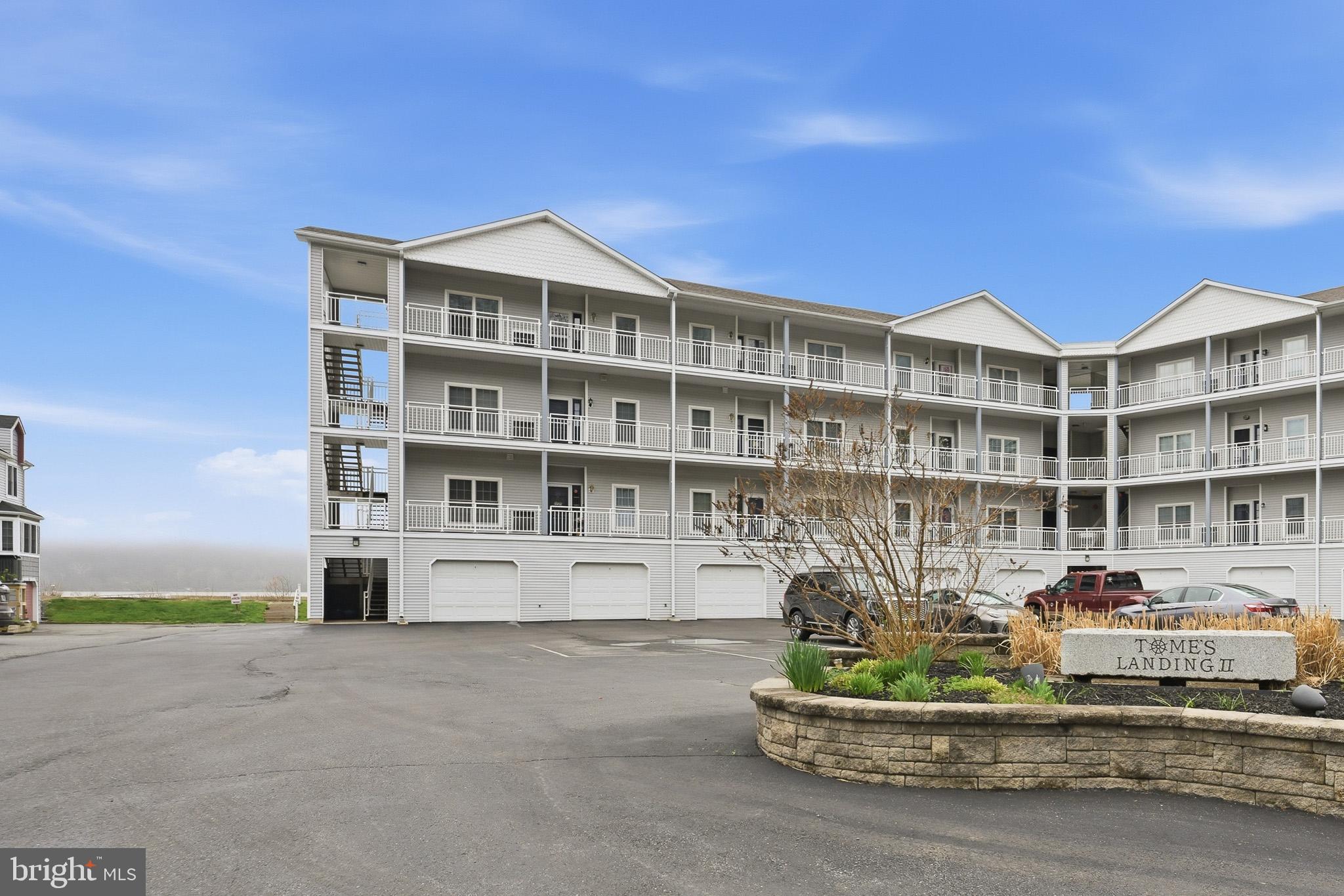 TOMES LANDING - Residential