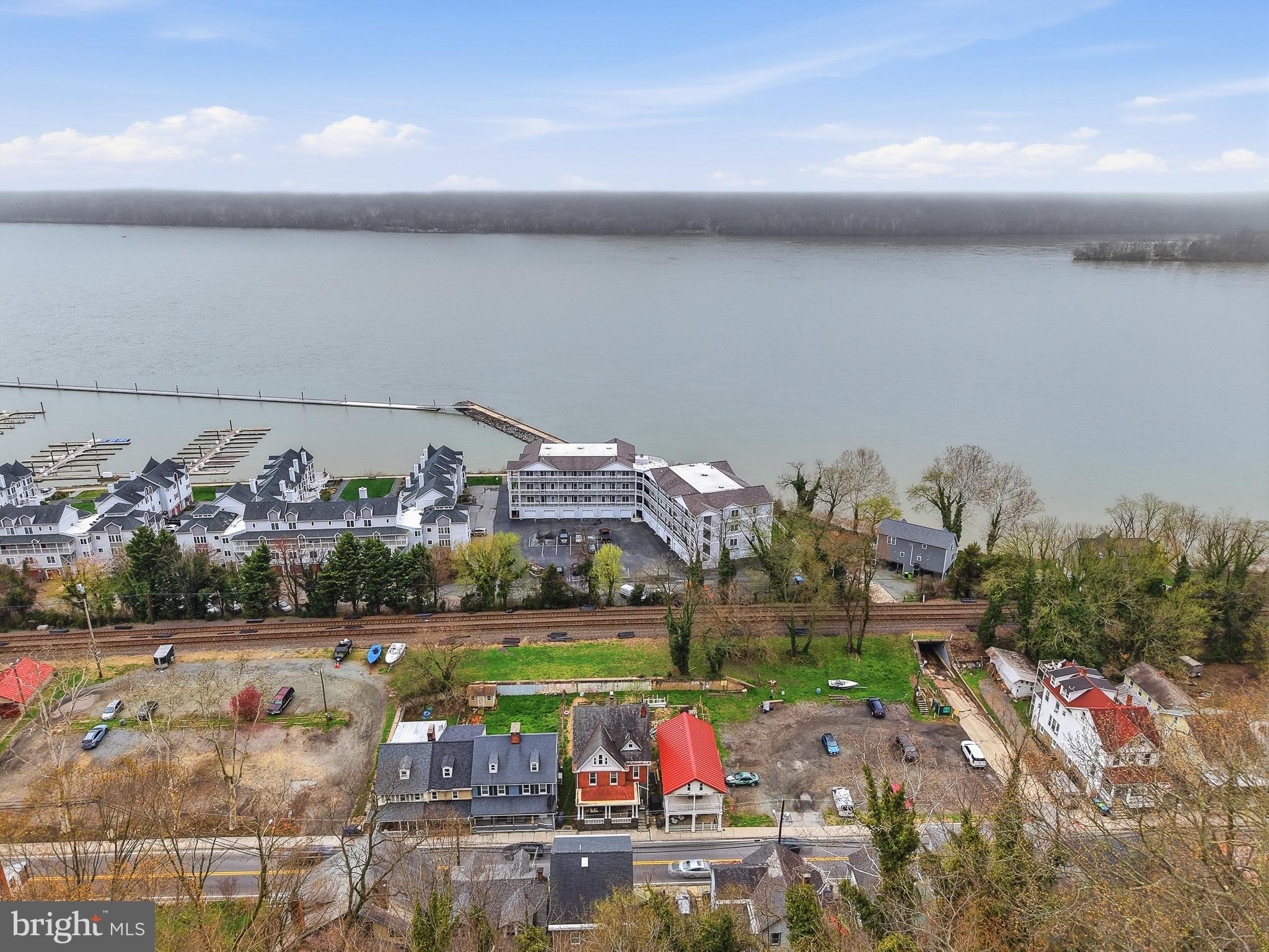 TOMES LANDING - Residential