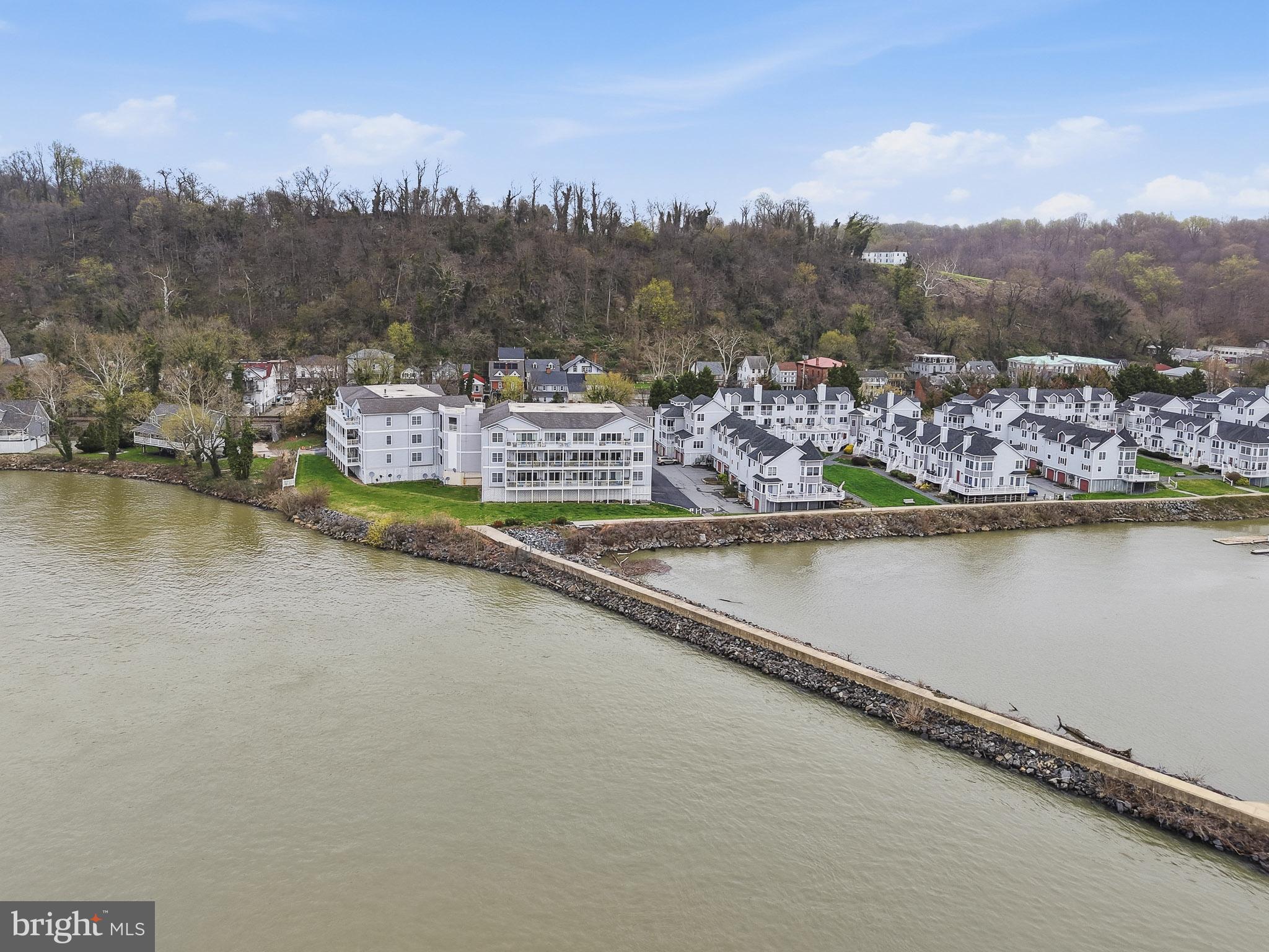 TOMES LANDING - Residential