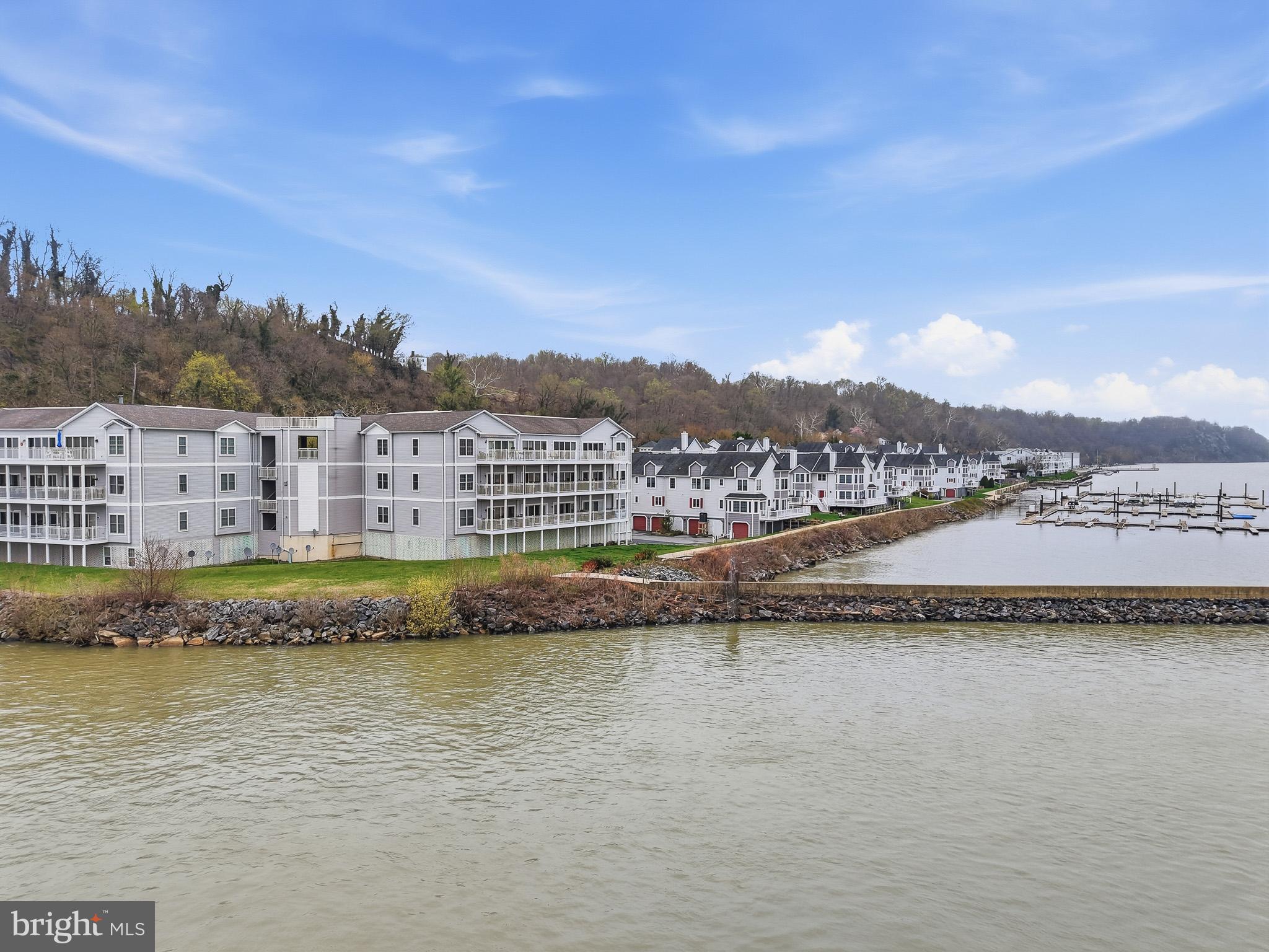 TOMES LANDING - Residential