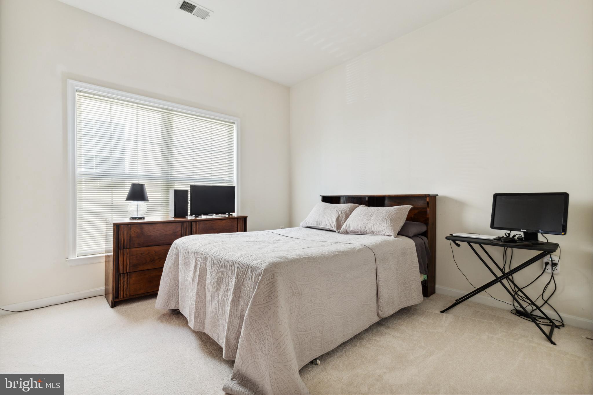 PORT POTOMAC - Residential