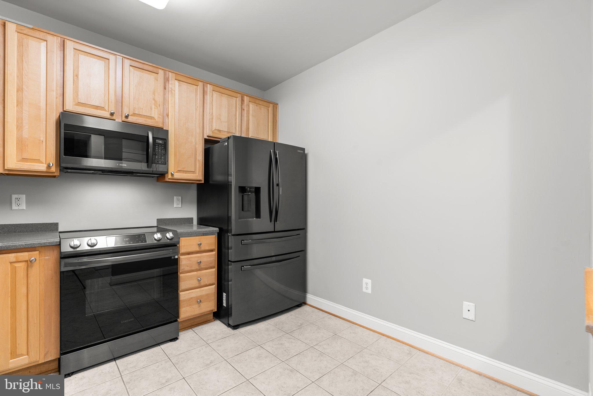 FIELDSTONE AT RIVER HILL - Residential