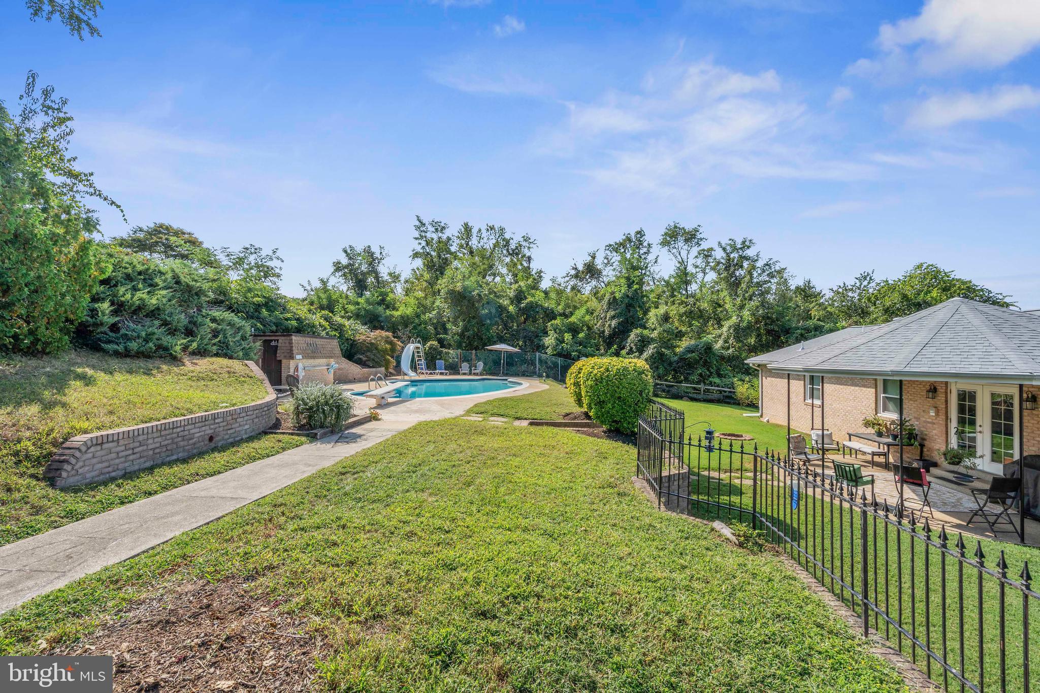 INDIAN QUEEN ESTATES - Residential