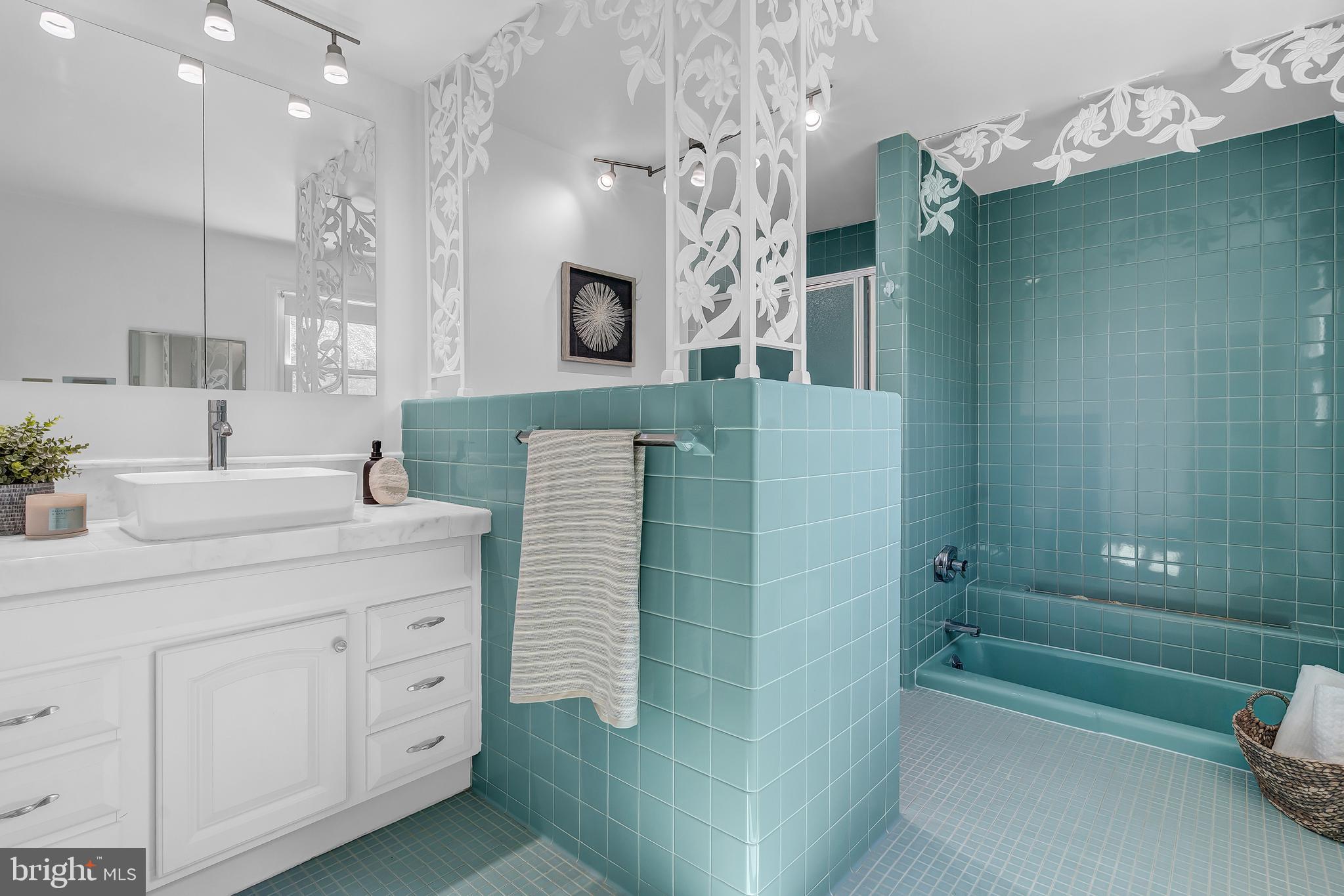 INDIAN QUEEN ESTATES - Residential