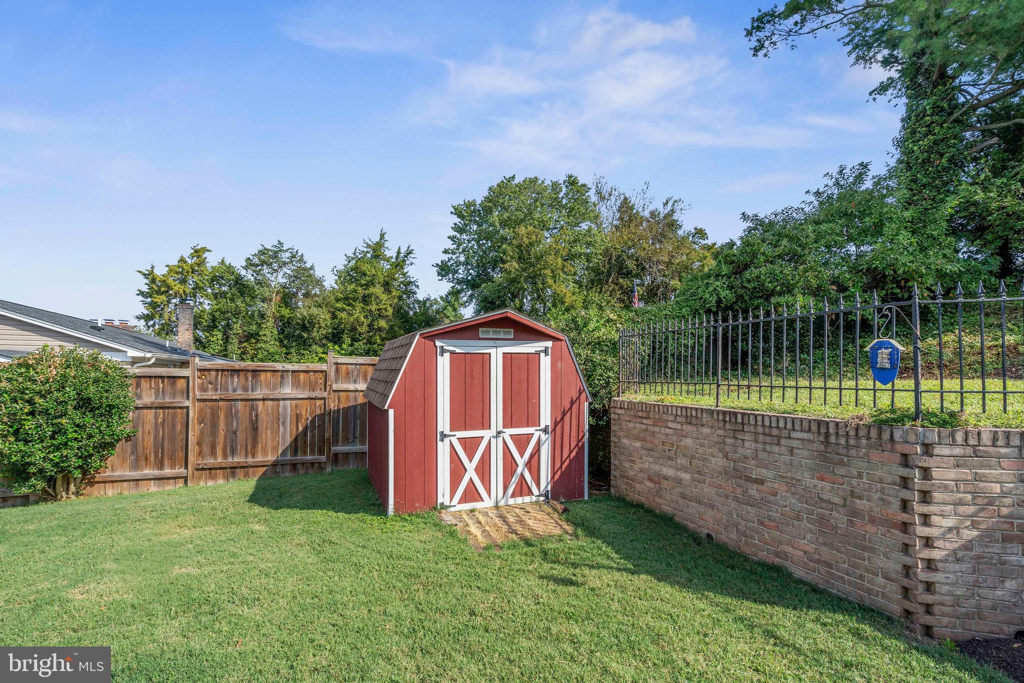 INDIAN QUEEN ESTATES - Residential