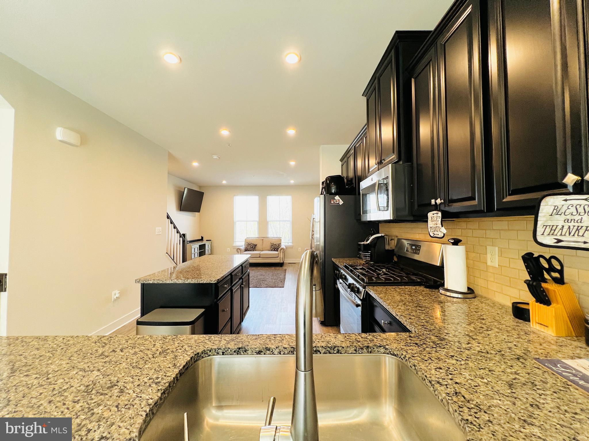 VILLAGE OF TOWNE SQUARE - Residential