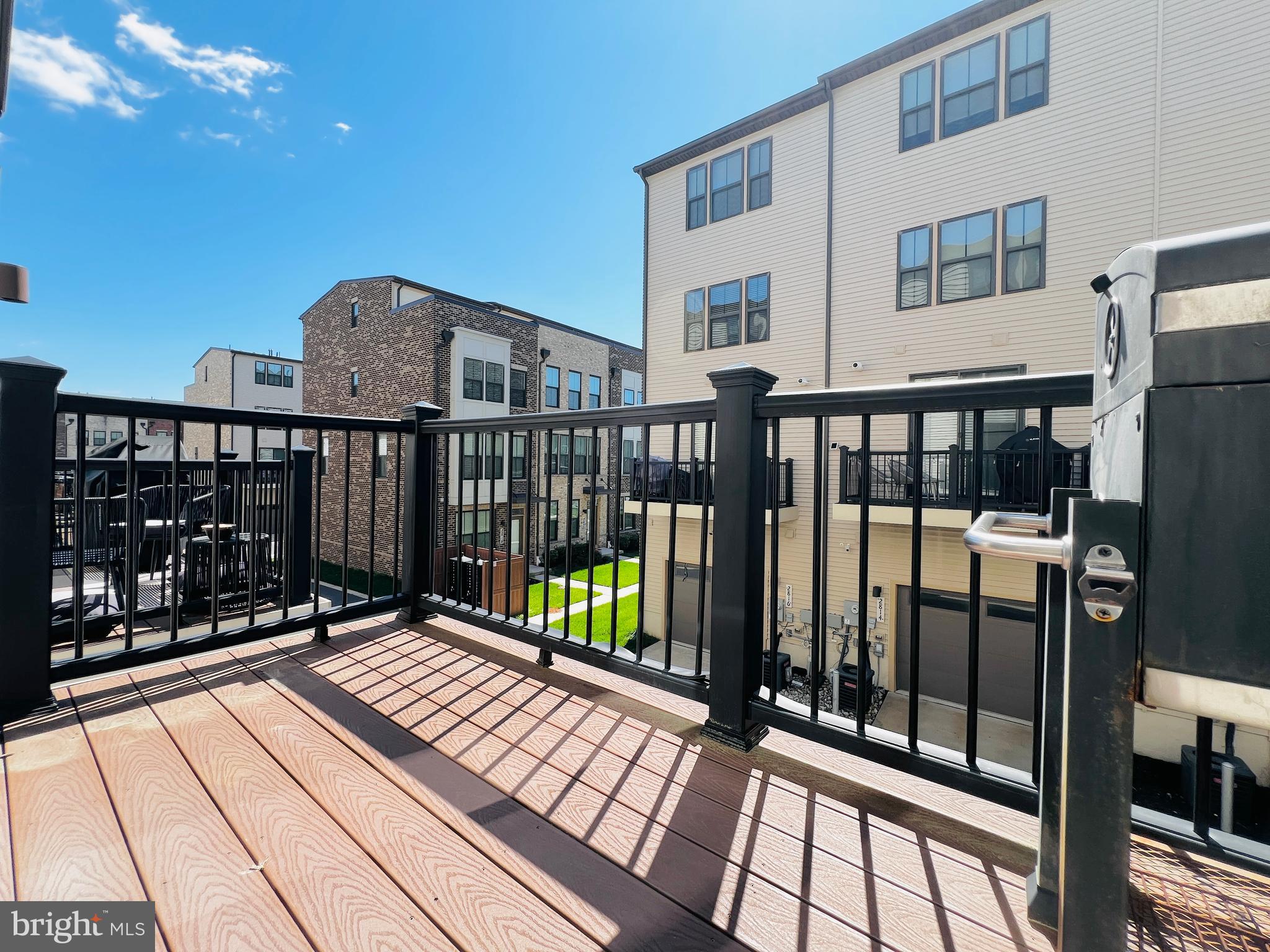 VILLAGE OF TOWNE SQUARE - Residential