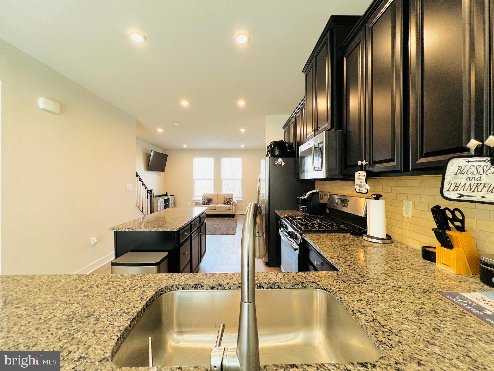 VILLAGE OF TOWNE SQUARE - Residential