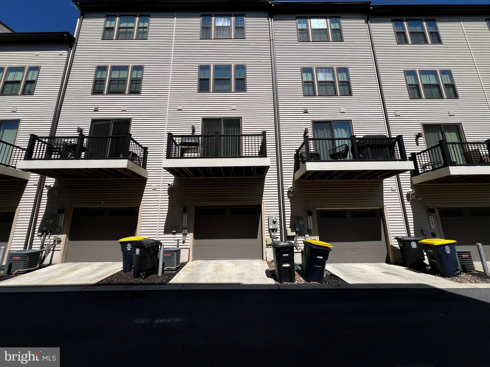 VILLAGE OF TOWNE SQUARE - Residential