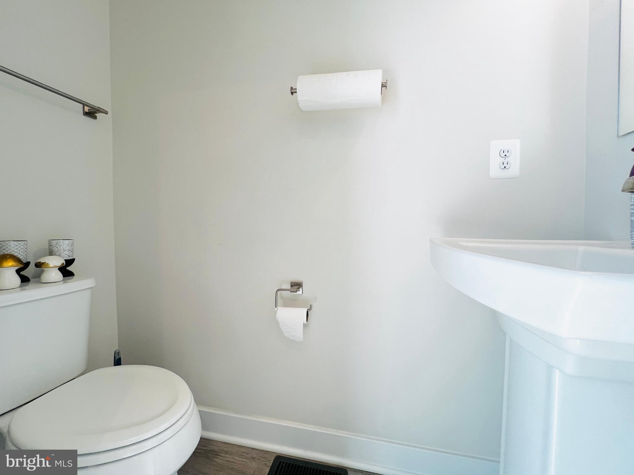 VILLAGE OF TOWNE SQUARE - Residential