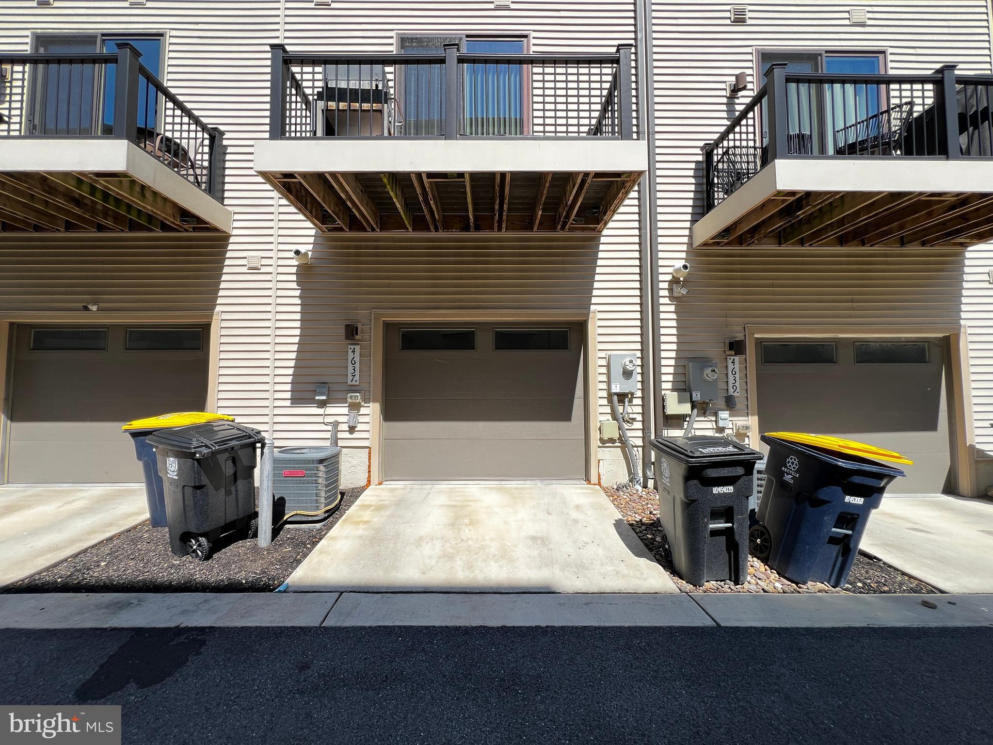 VILLAGE OF TOWNE SQUARE - Residential