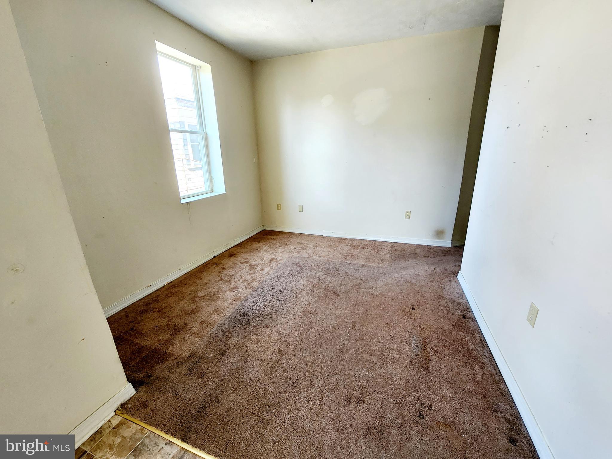 WEST SIDE - Commercial Sale