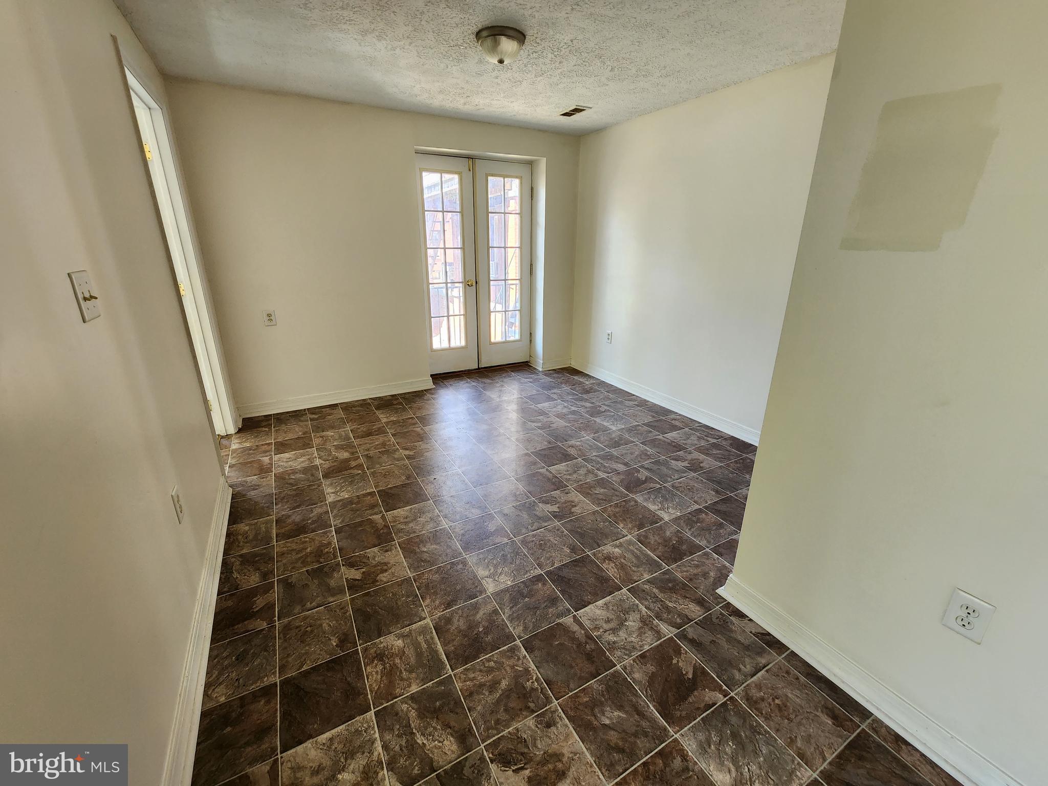 WEST SIDE - Commercial Sale