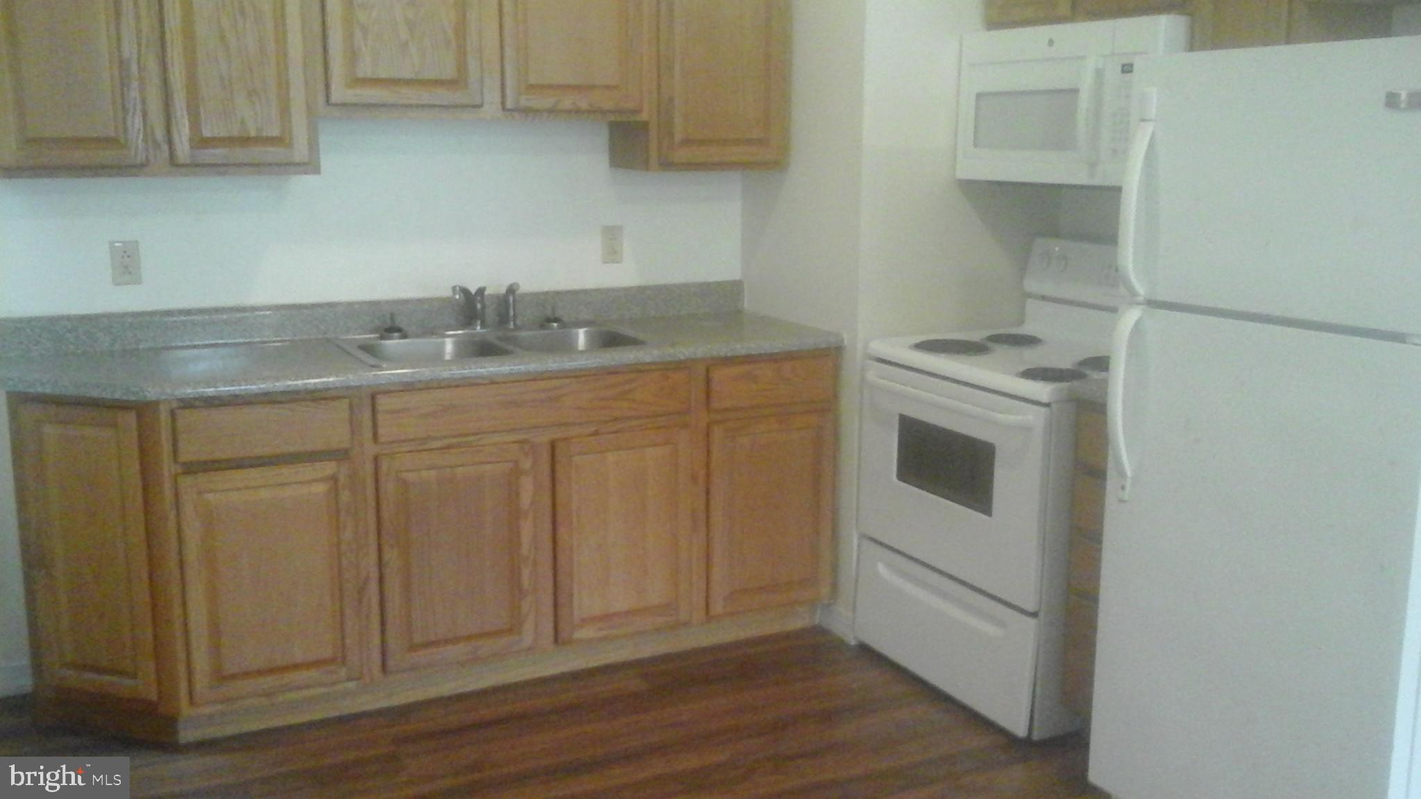 WEST SIDE - Commercial Sale