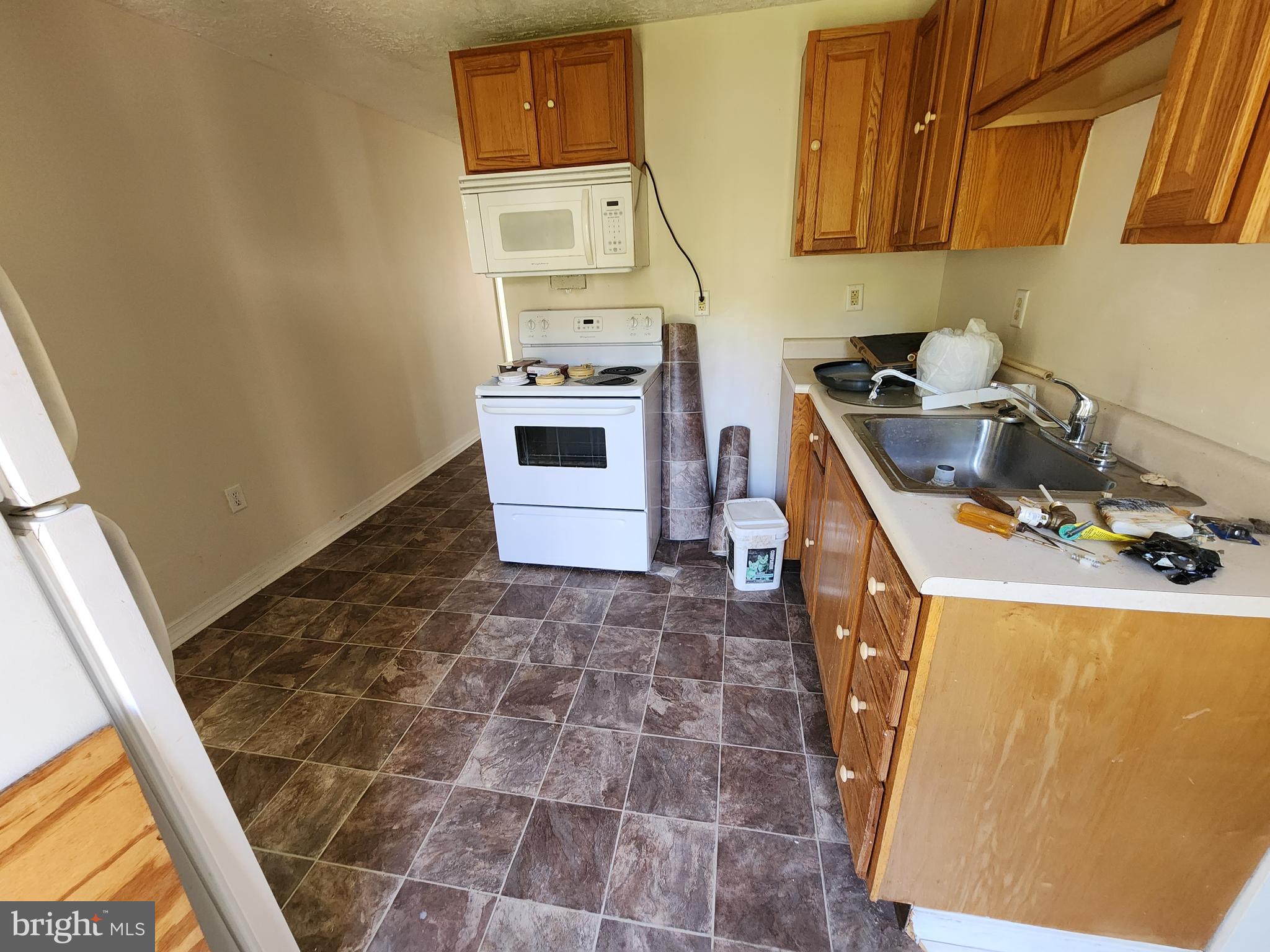 WEST SIDE - Commercial Sale