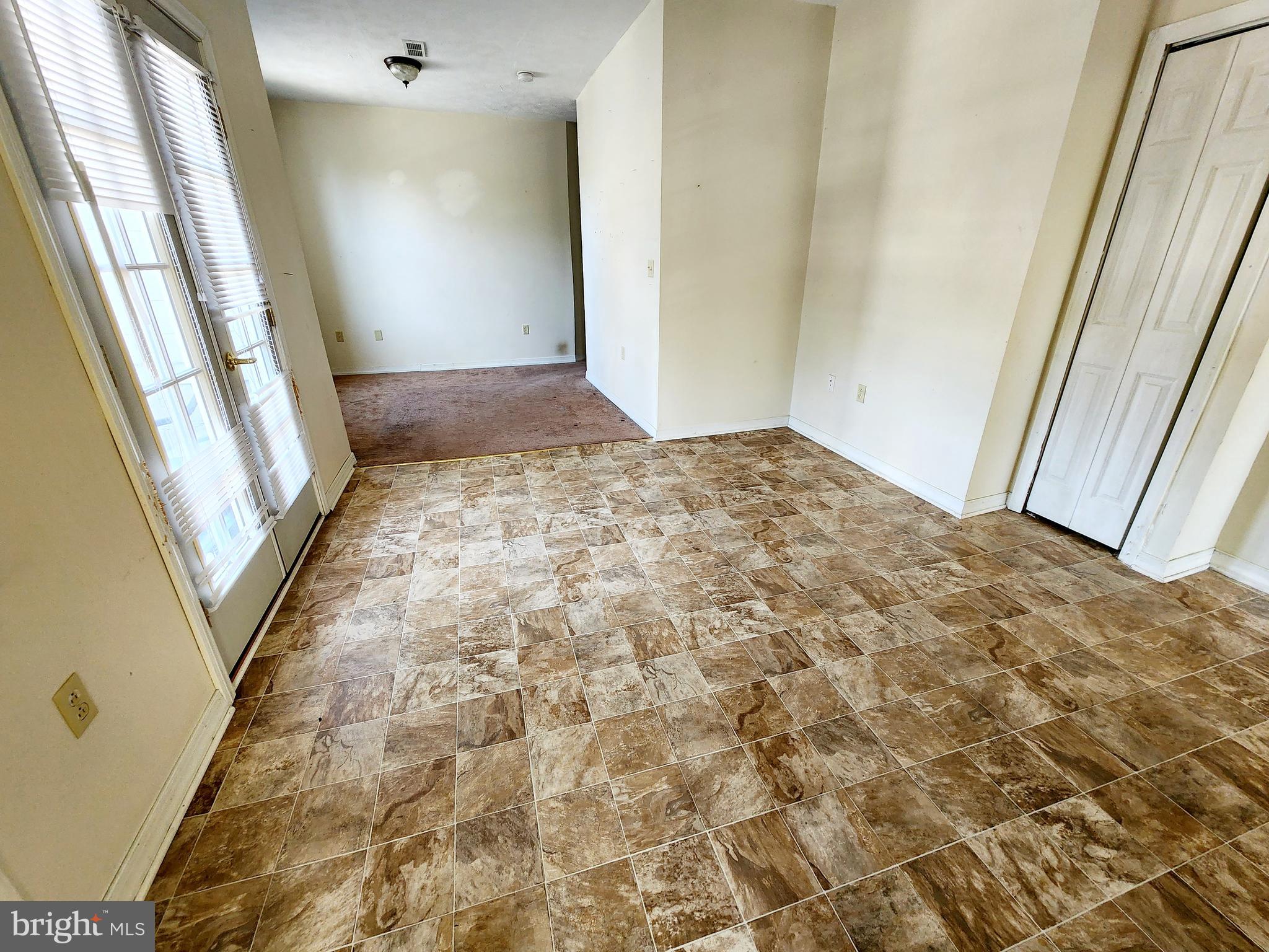 WEST SIDE - Commercial Sale