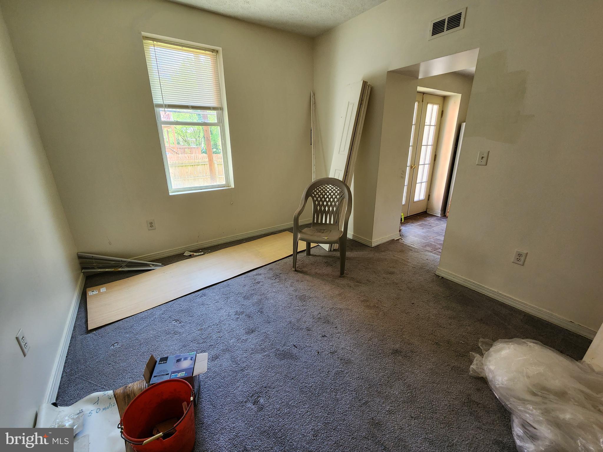 WEST SIDE - Commercial Sale