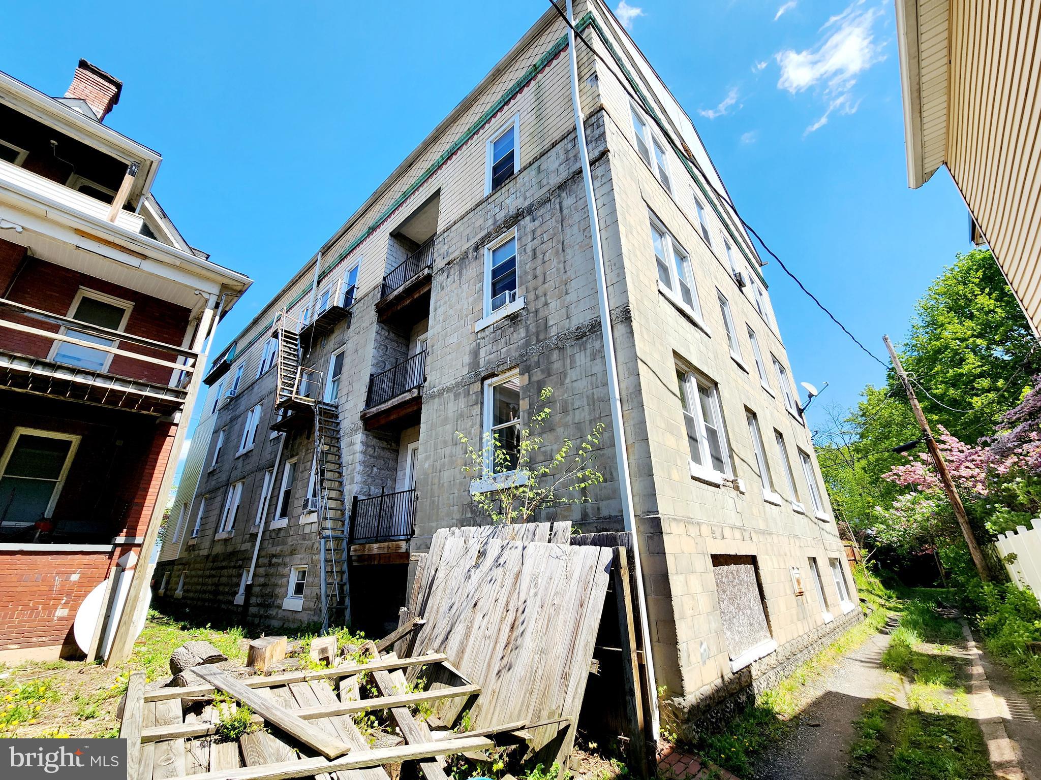 WEST SIDE - Commercial Sale