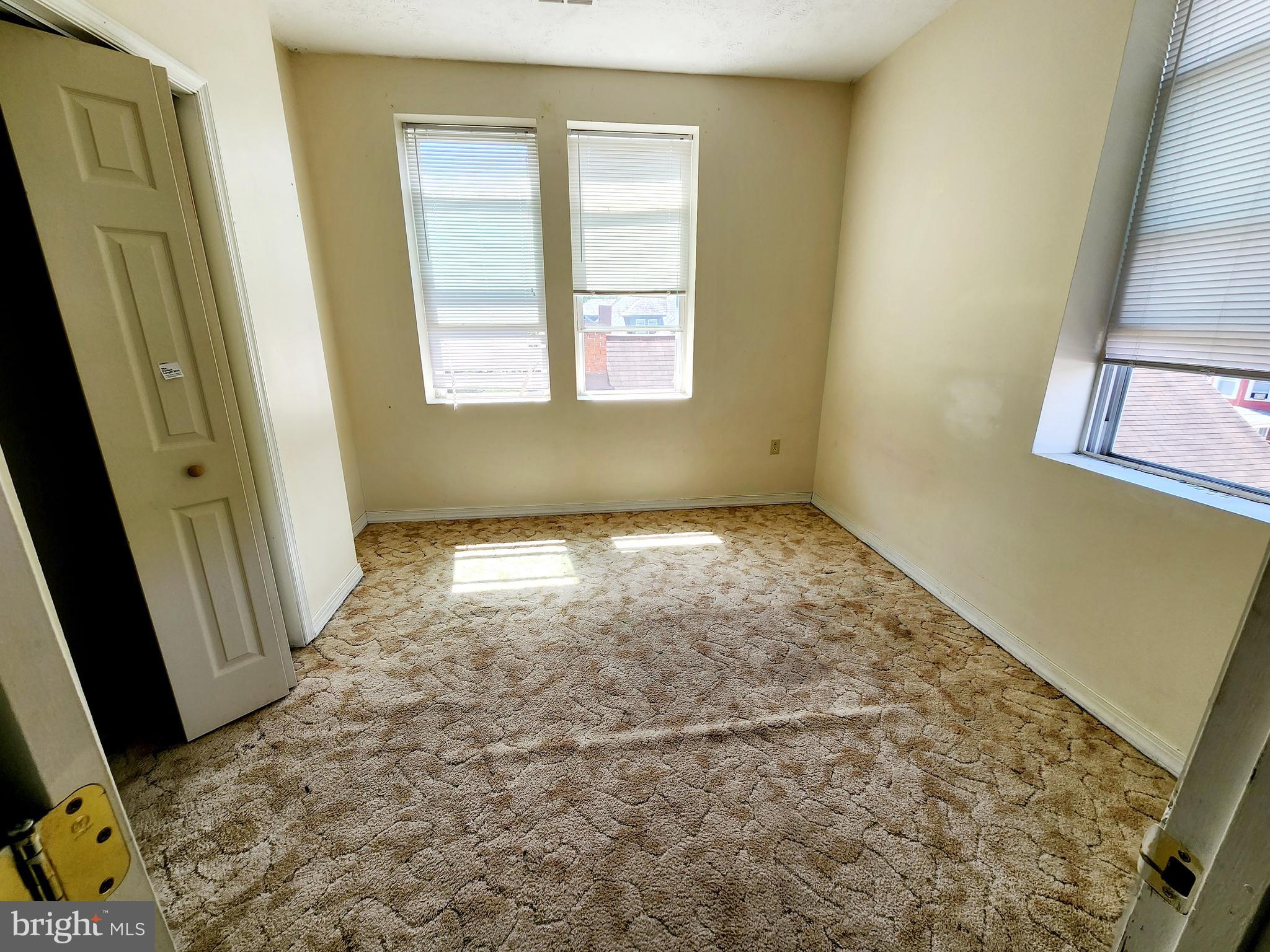 WEST SIDE - Commercial Sale