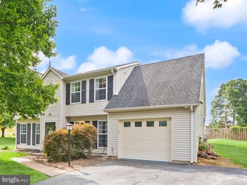 Photo of 5793 Rockcliff Lane, WOODBRIDGE, VA 22193 (MLS # VAPW2128036)