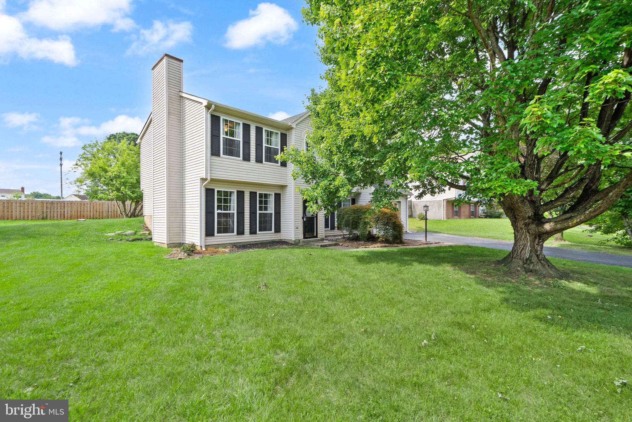 5793 ROCKCLIFF LANE