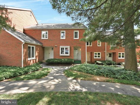 Photo of 16 BEECHTREE LN, MOUNTVILLE, PA 17554 (MLS # PALA2037264)