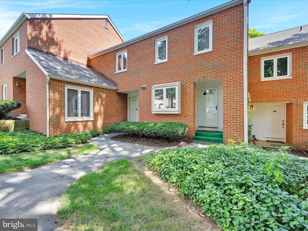 Photo of 16 BEECHTREE LN, MOUNTVILLE, PA 17554 (MLS # PALA2037264)