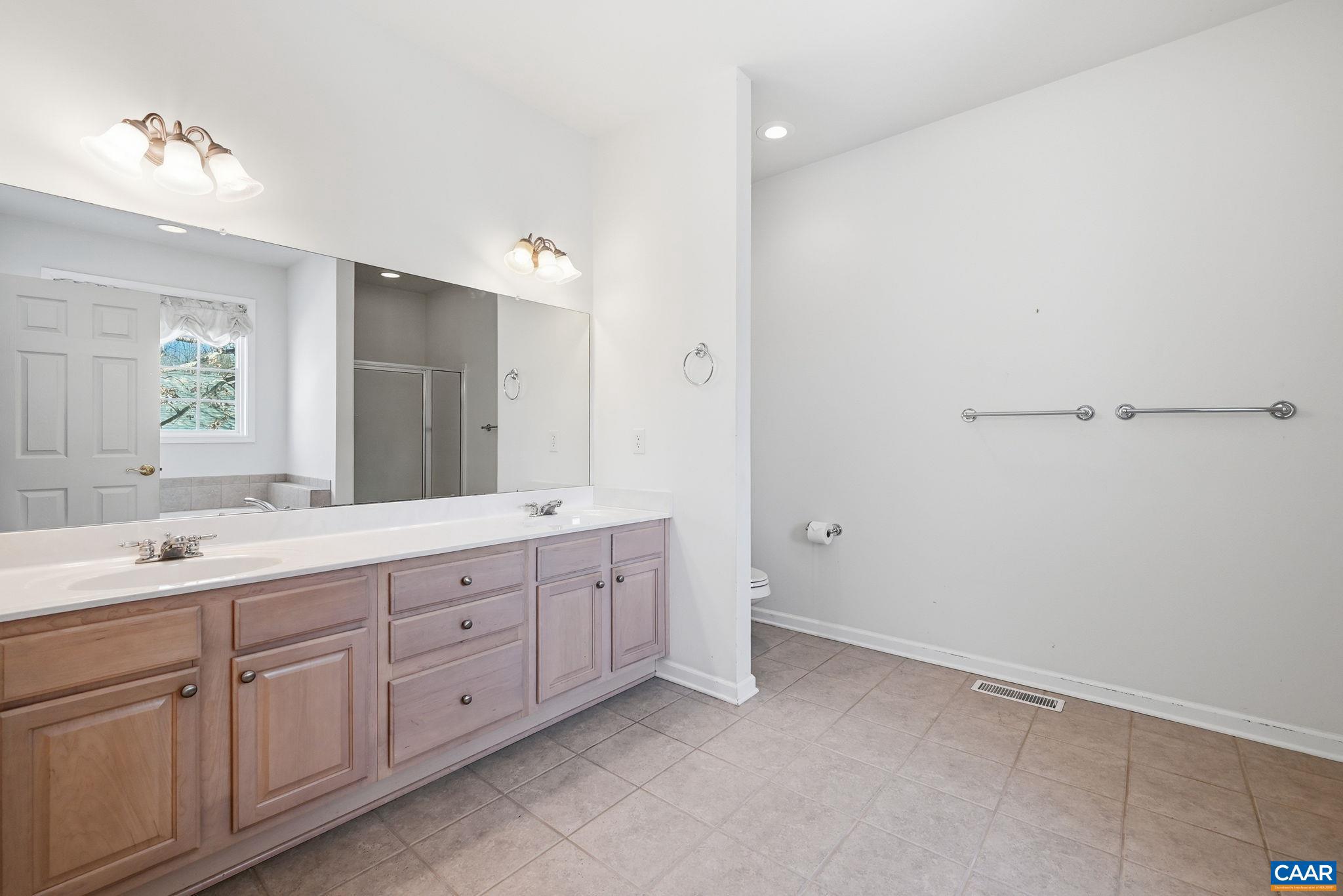 THE GLENN AT DEER LAKE ESTATES - Residential