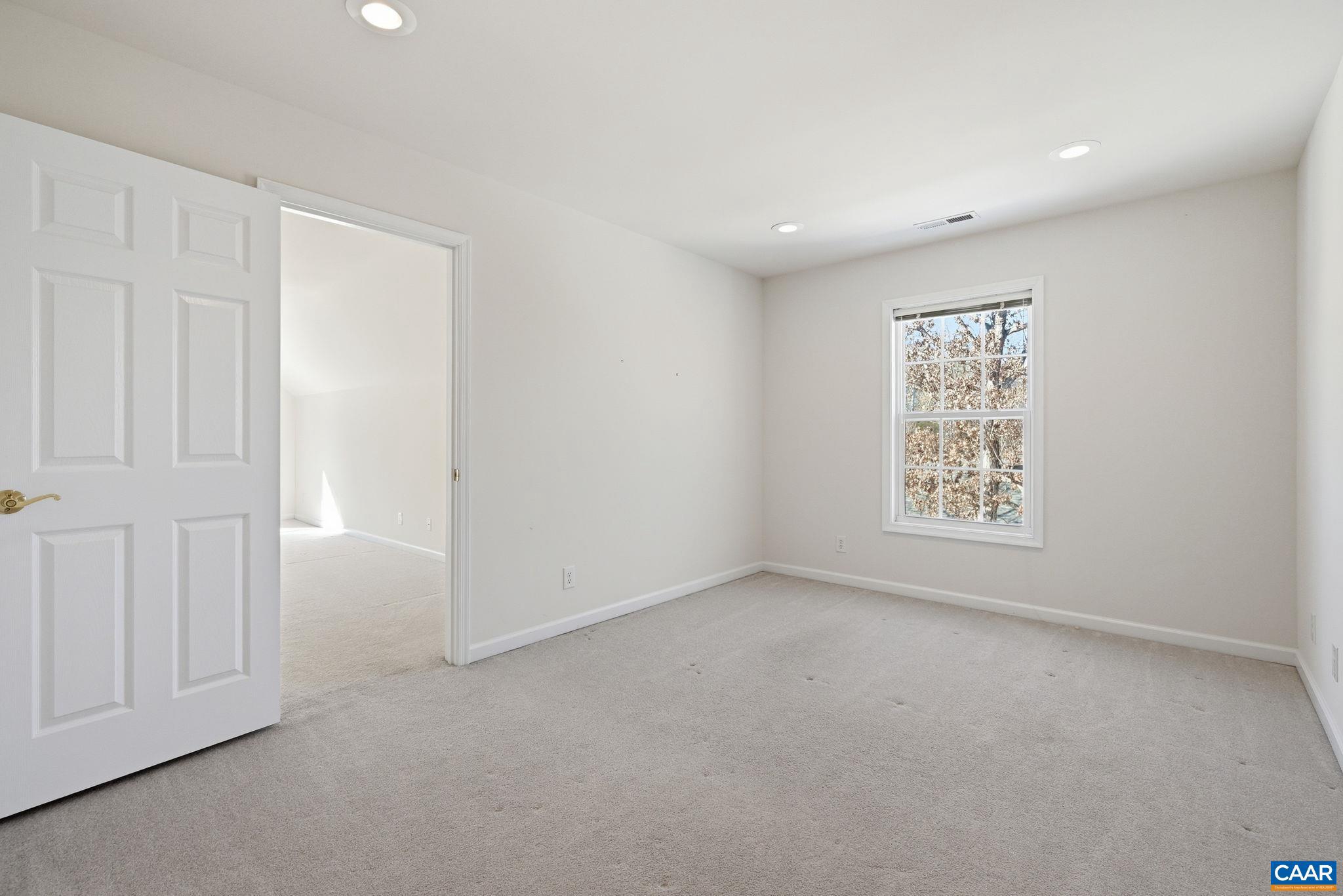 THE GLENN AT DEER LAKE ESTATES - Residential