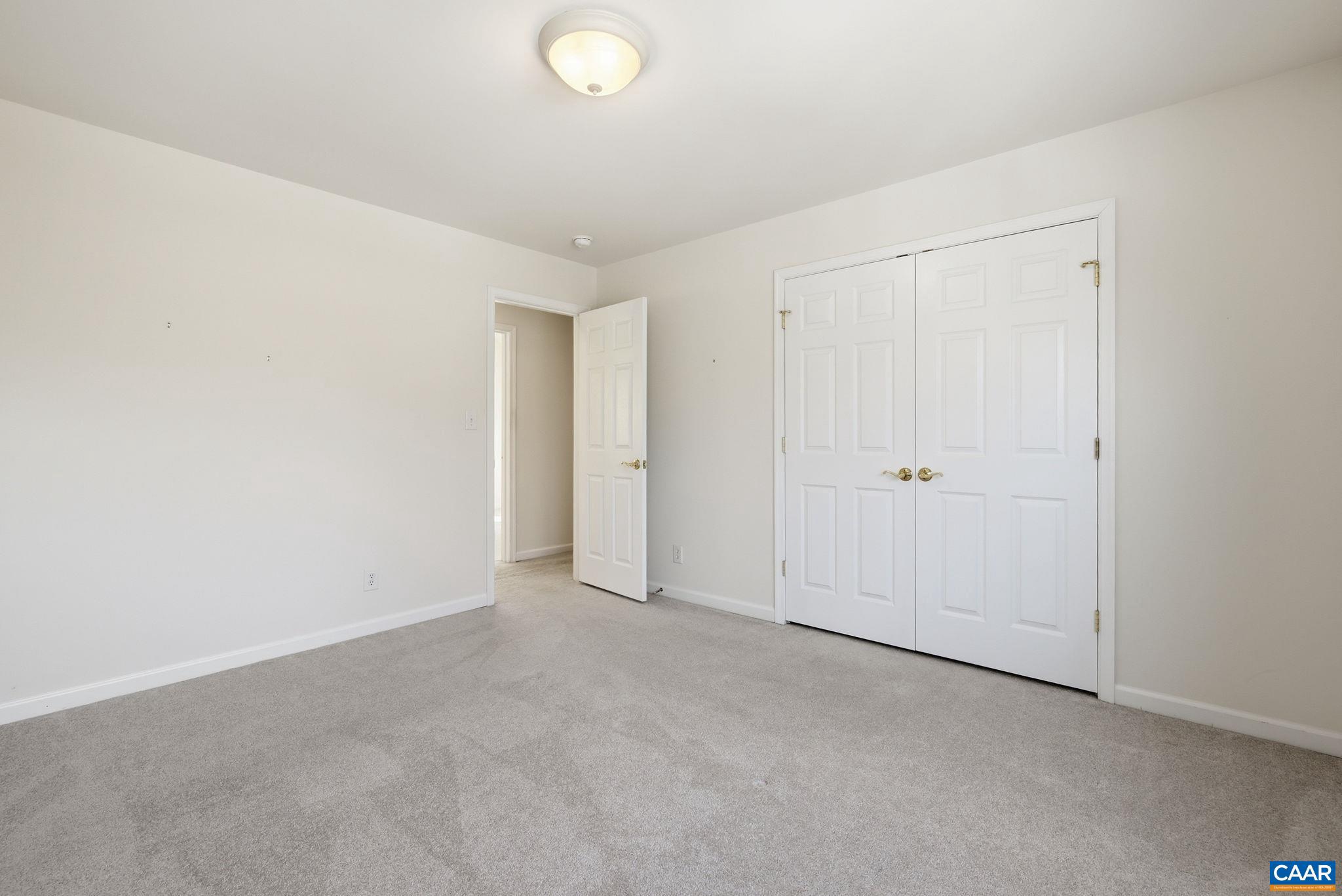 THE GLENN AT DEER LAKE ESTATES - Residential