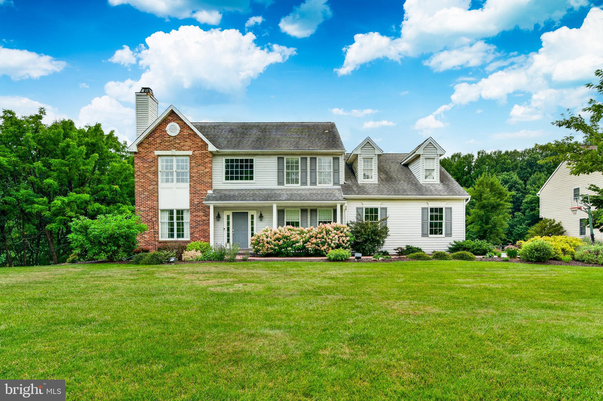 1204 HAMILTON DRIVE