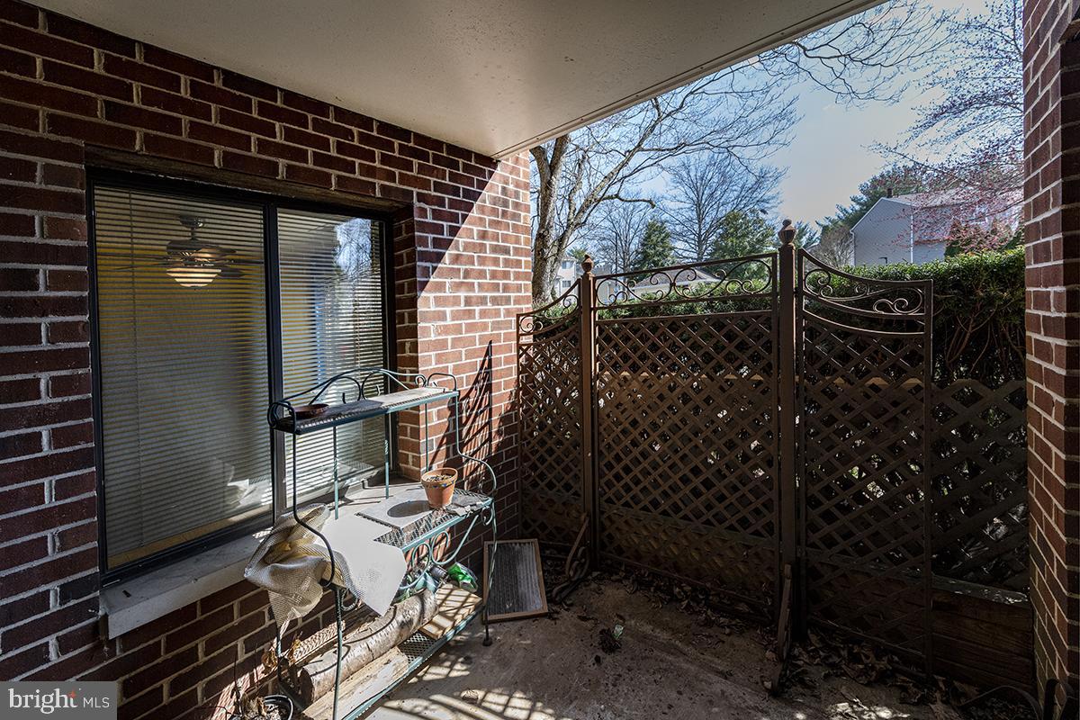 FARMINGDALE - Residential