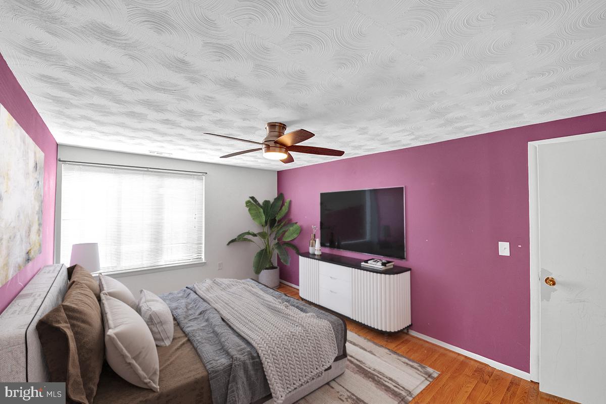 FARMINGDALE - Residential