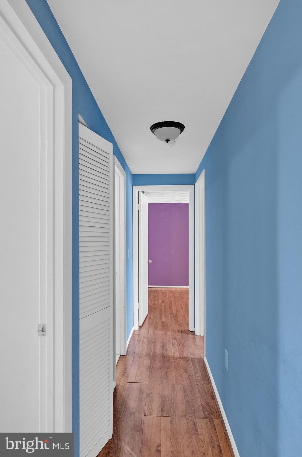 FARMINGDALE - Residential