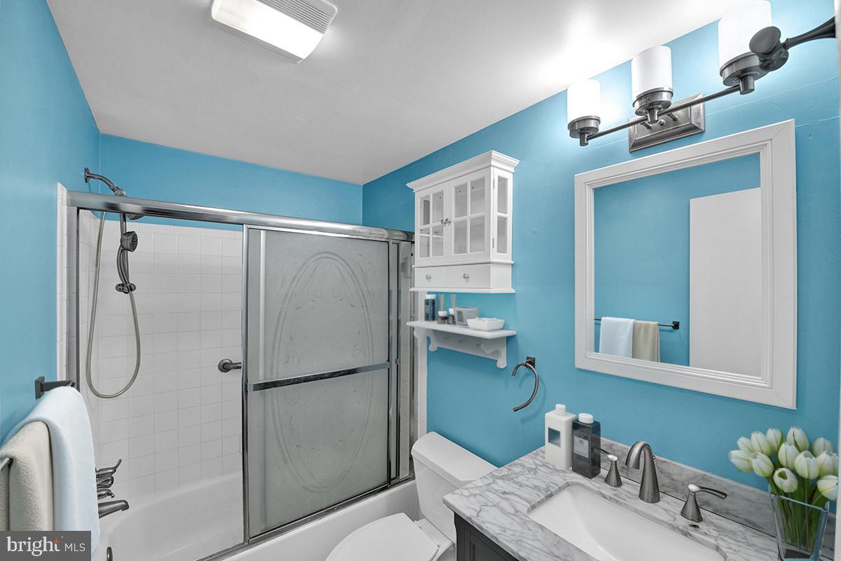 FARMINGDALE - Residential