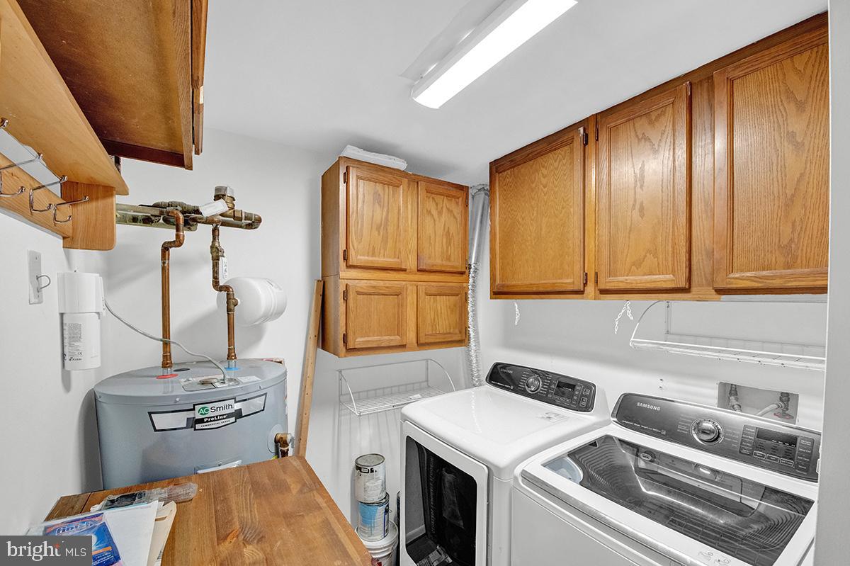 FARMINGDALE - Residential