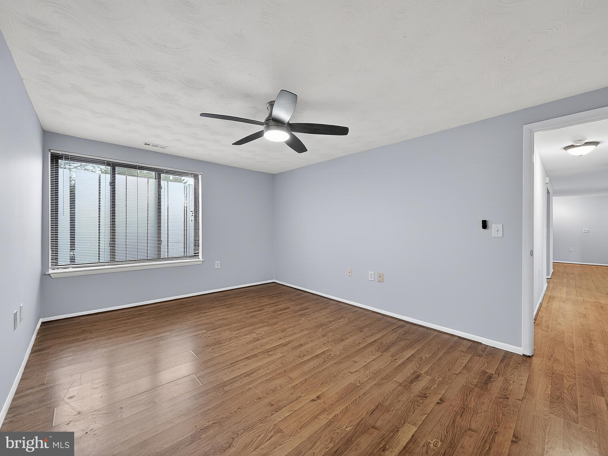 FARMINGDALE - Residential