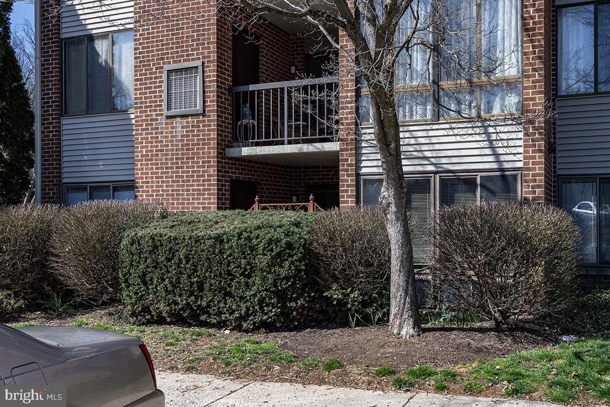 FARMINGDALE - Residential