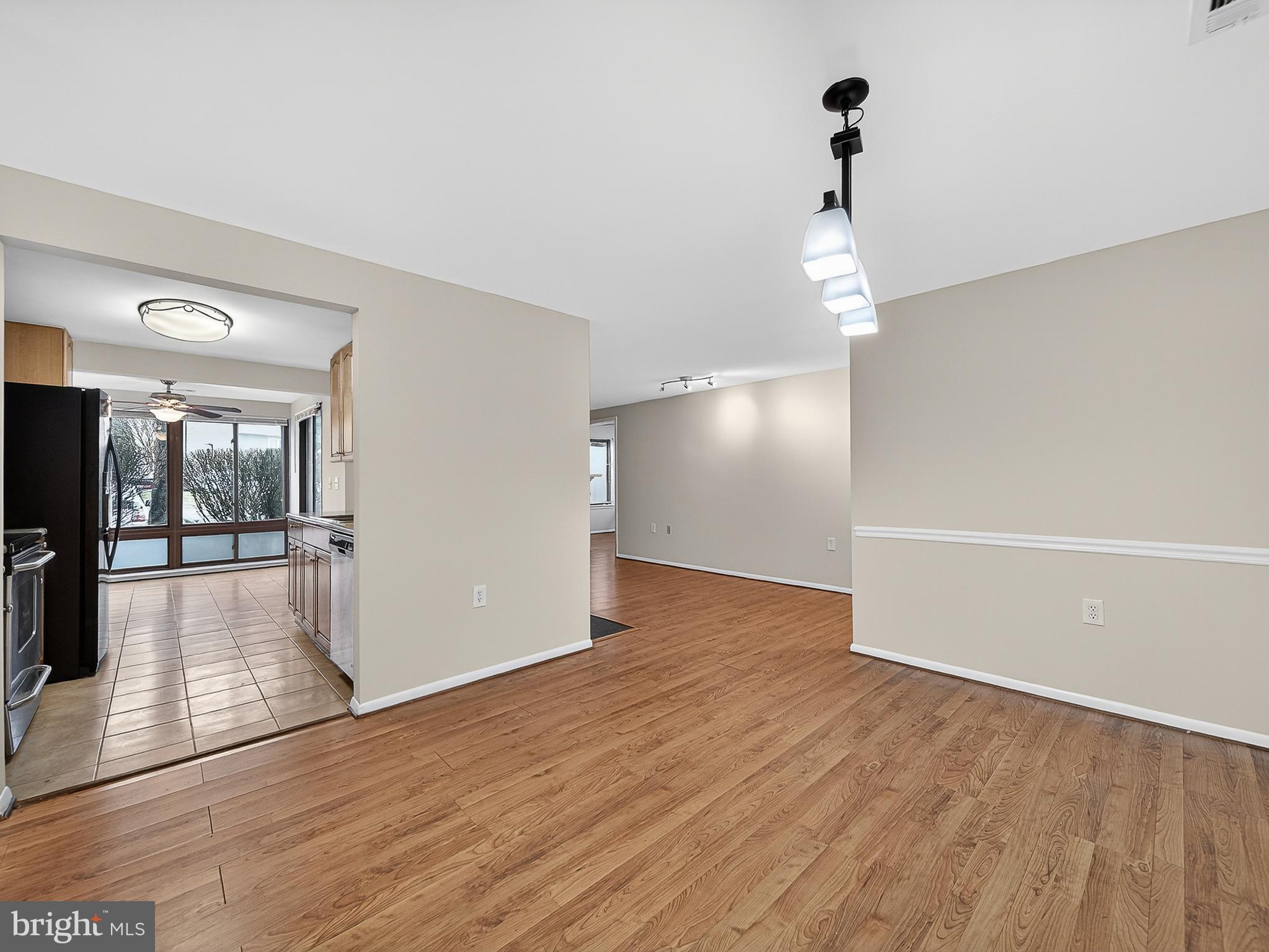 FARMINGDALE - Residential