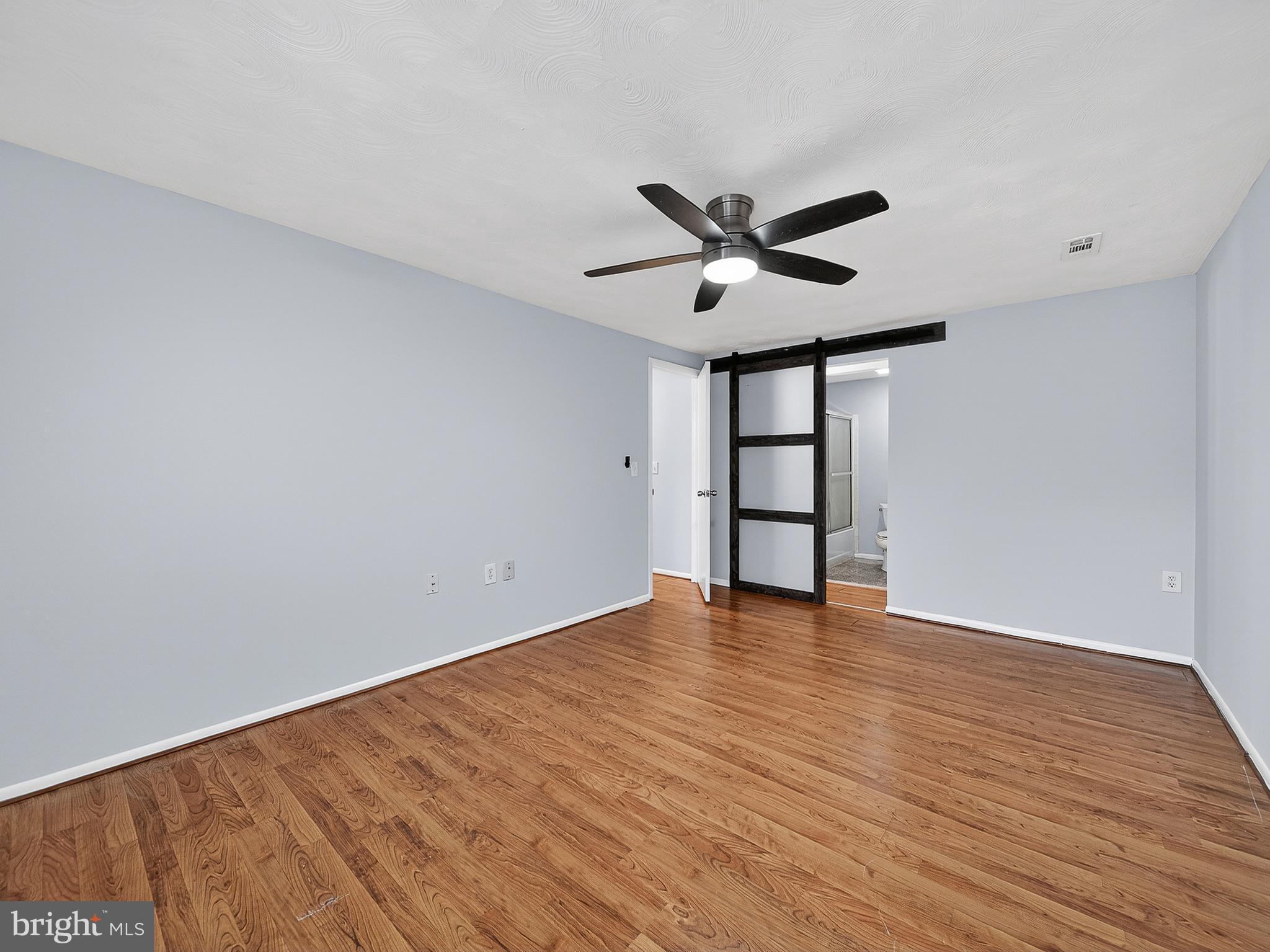 FARMINGDALE - Residential