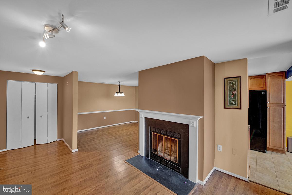 FARMINGDALE - Residential