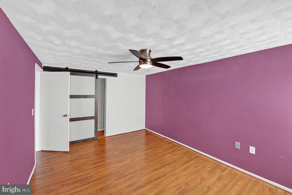 FARMINGDALE - Residential